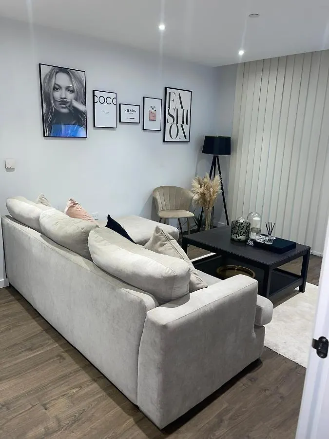 One Bed Apartment In Central London